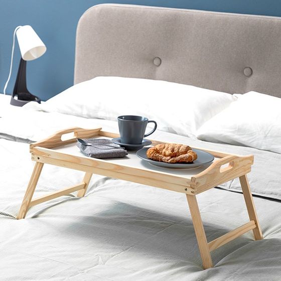 Dřevěný podnos do postele