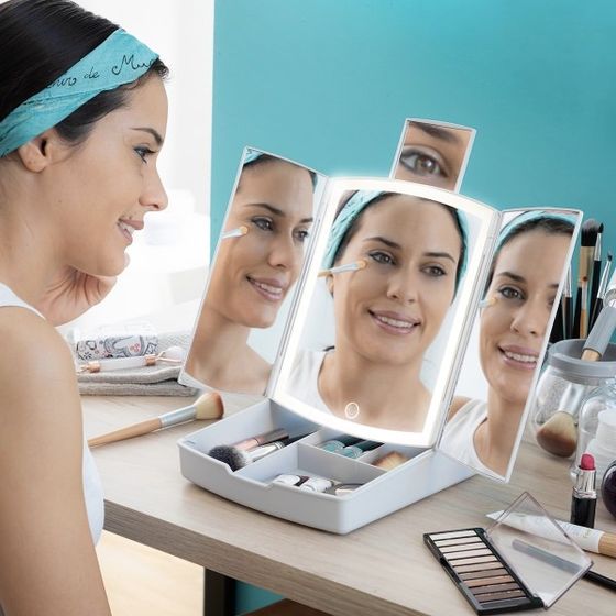 Skládací LED zrcadlo s organizérem na make-up