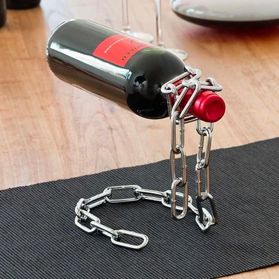 Řetězový držák na víno
